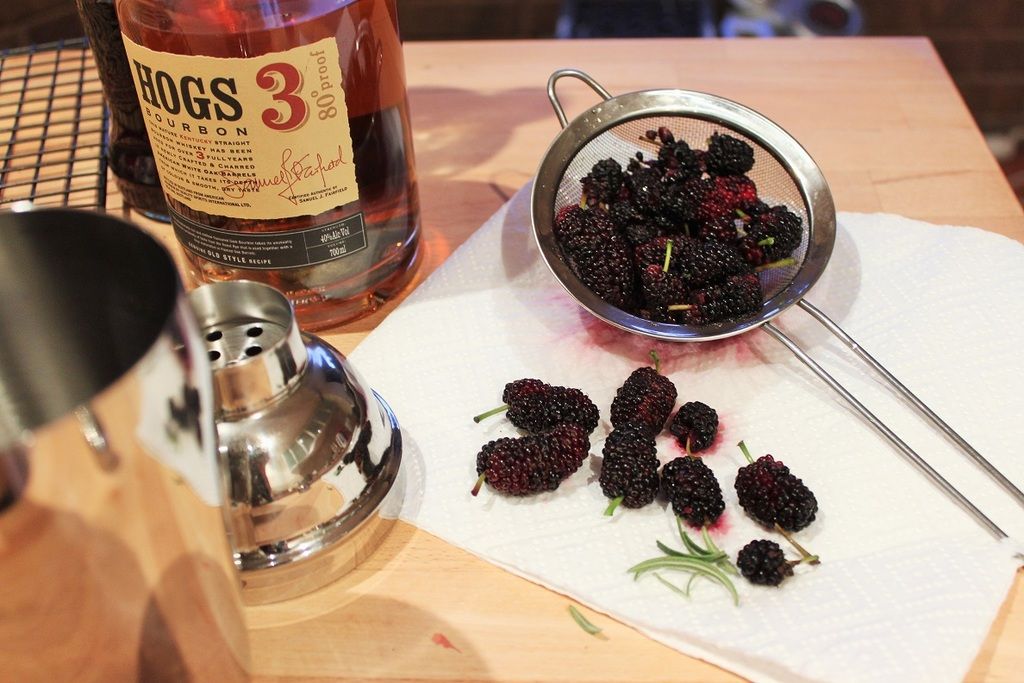 Skamp&amp;#39;s Kitchen: Muddling Together Memories - Muddled Mulberry Manhattan