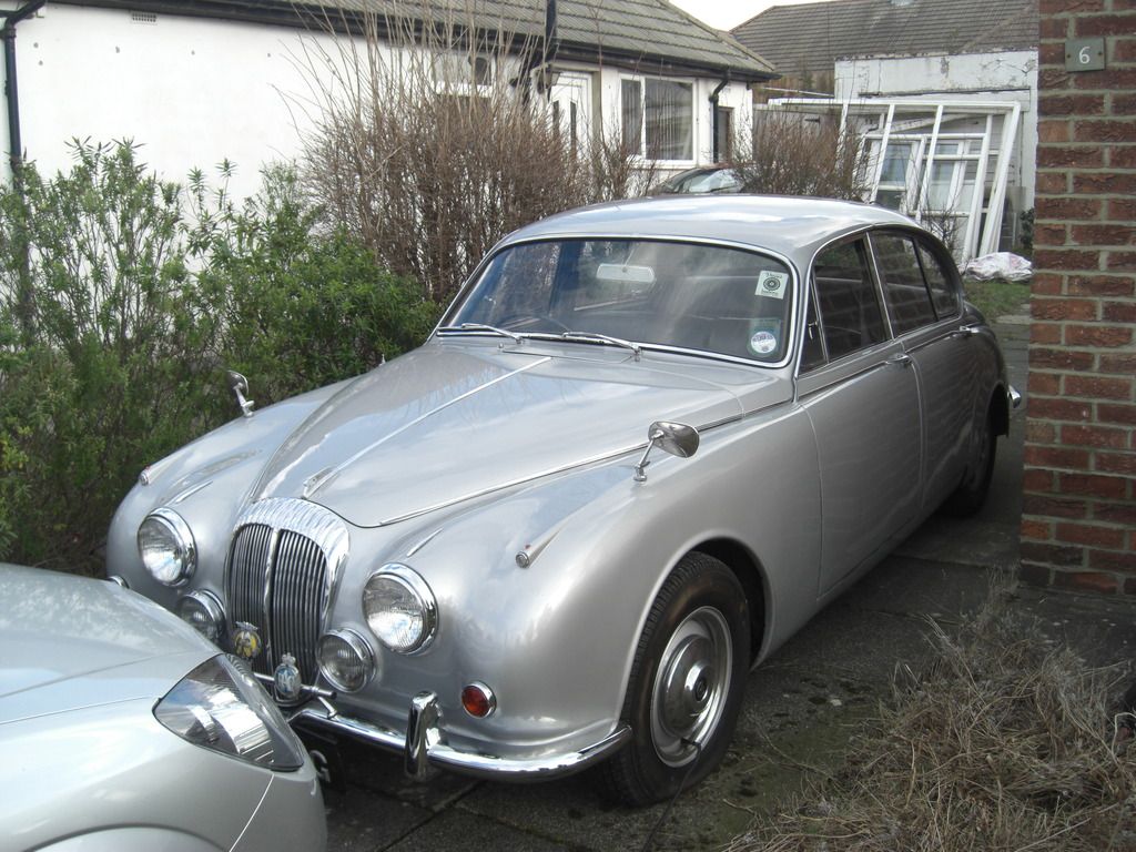 27-2-16%20Daimler%20refurb%20002_zpsi6dr