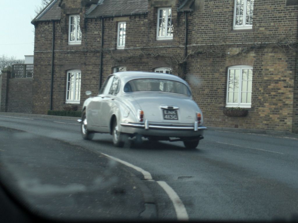 27-2-16%20Daimler%20refurb%20010_zpssdsj