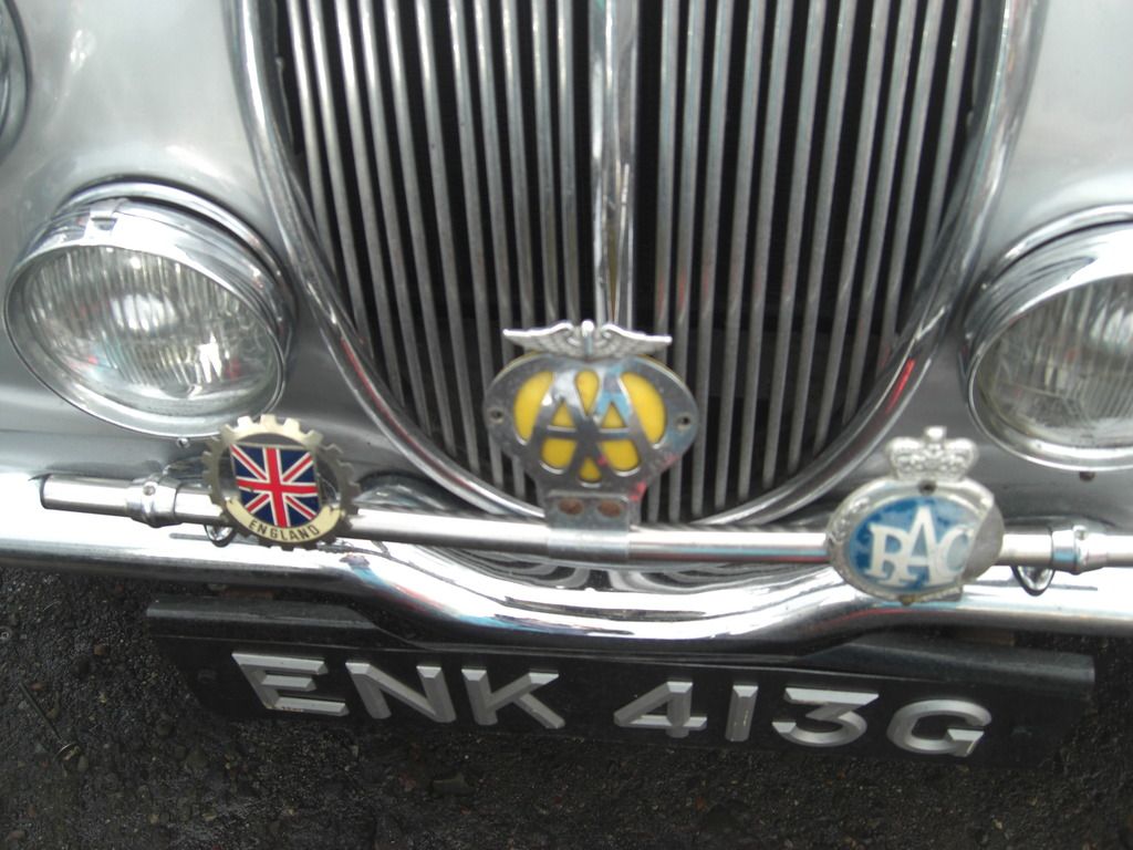 27-2-16%20Daimler%20refurb%20025_zpsusyo