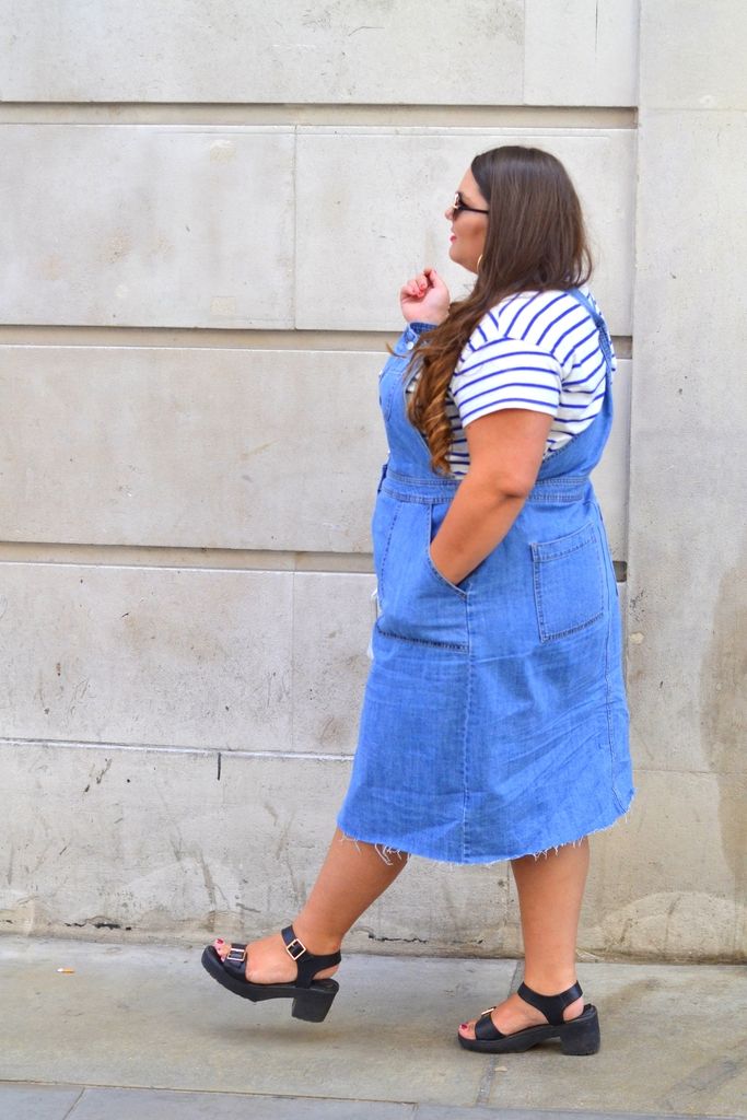 callie thorpe wearing plus size pinafore <img src="asos curve plus size pinafore.jpg" alt="plus size pinafore" />