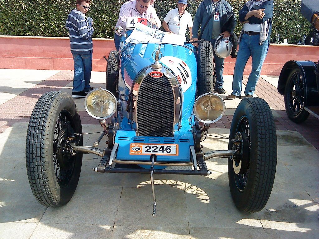photo 2cdebugatti1_zps9151b76c.jpg